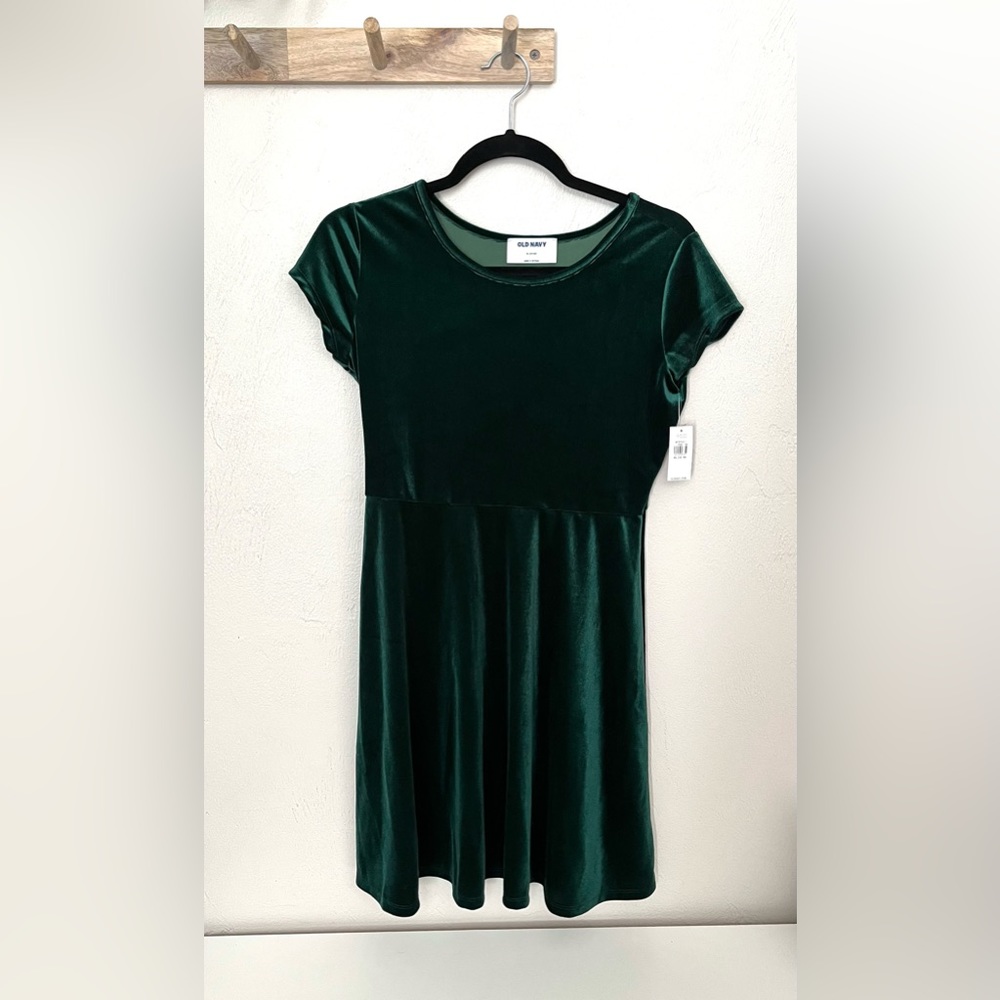 Old Navy dark green velour dress. Size 14/16 xl.